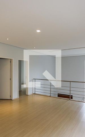 Casa de condomínio para alugar com 320m², 3 quartos e 4 vagas Casa de condomínio para alugar com 320m², 3 quartos e 4 vagasSala íntima
