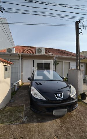 Casa à venda com 71m², 2 quartos e 1 vagaFachada