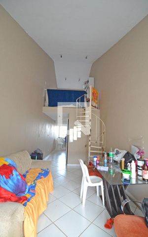 Casa à venda com 71m², 2 quartos e 1 vagaSala