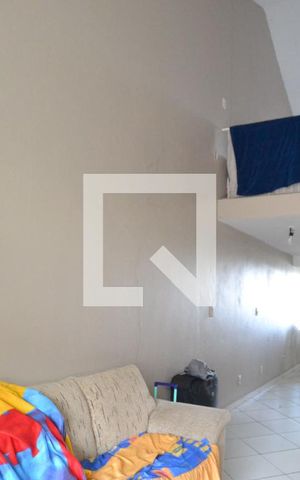 Casa à venda com 71m², 2 quartos e 1 vagaSala