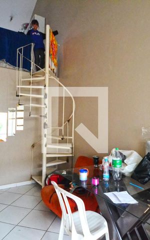 Casa à venda com 71m², 2 quartos e 1 vagaSala