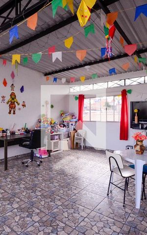 Casa à venda com 200m², 4 quartos e 4 vagas Casa à venda com 200m², 4 quartos e 4 vagasÁrea de Lazer 2