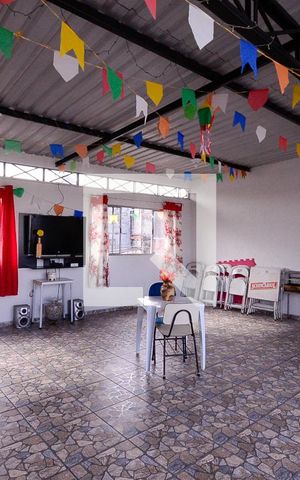 Casa à venda com 200m², 4 quartos e 4 vagas Casa à venda com 200m², 4 quartos e 4 vagasÁrea de Lazer 2