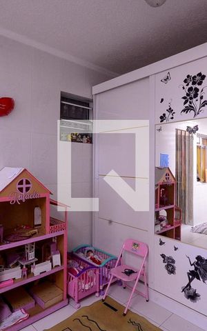 Casa à venda com 200m², 4 quartos e 4 vagas Casa à venda com 200m², 4 quartos e 4 vagasQuarto 4