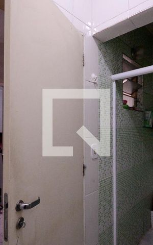 Casa à venda com 200m², 4 quartos e 4 vagas Casa à venda com 200m², 4 quartos e 4 vagasBanheiro 1