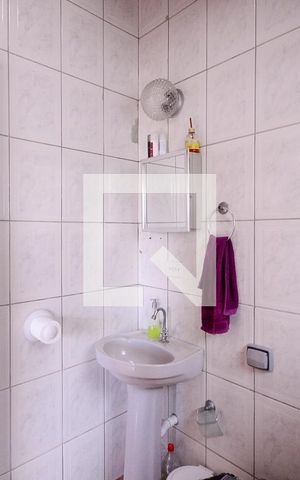 Casa à venda com 200m², 4 quartos e 4 vagas Casa à venda com 200m², 4 quartos e 4 vagasBanheiro 3