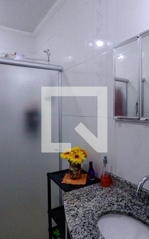 Casa à venda com 200m², 4 quartos e 4 vagas Casa à venda com 200m², 4 quartos e 4 vagasBanheiro 2