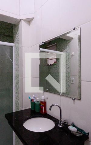 Casa à venda com 200m², 4 quartos e 4 vagas Casa à venda com 200m², 4 quartos e 4 vagasBanheiro 1