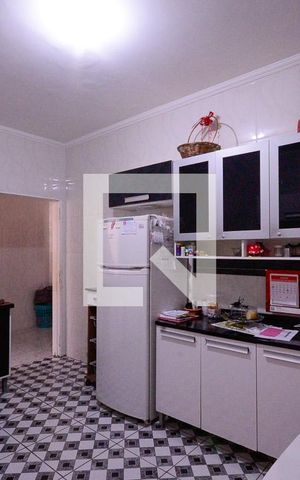 Casa à venda com 200m², 4 quartos e 4 vagas Casa à venda com 200m², 4 quartos e 4 vagasCozinha 1