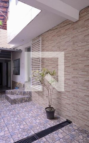 Casa à venda com 200m², 4 quartos e 4 vagas Casa à venda com 200m², 4 quartos e 4 vagasÁrea de Serviço 1