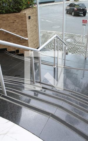 Apartamento para alugar com 65m², 1 quarto e 1 vagaEscada