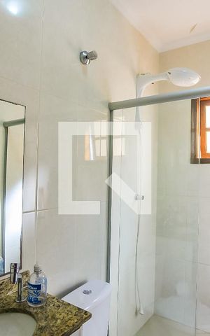 Casa à venda com 131m², 3 quartos e 3 vagas Casa à venda com 131m², 3 quartos e 3 vagasBanheiro