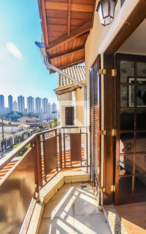 Casa à venda com 131m², 3 quartos e 3 vagas Casa à venda com 131m², 3 quartos e 3 vagasSuíte - Varanda