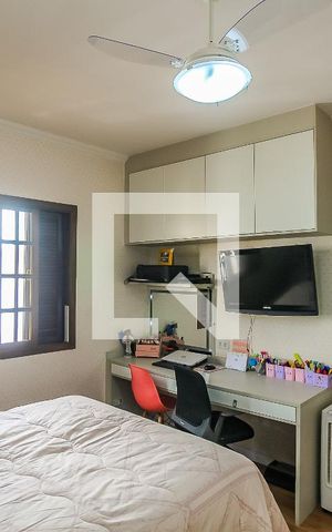 Casa à venda com 131m², 3 quartos e 3 vagas Casa à venda com 131m², 3 quartos e 3 vagasQuarto 1