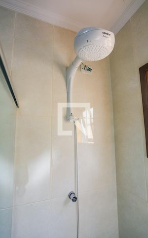 Casa à venda com 131m², 3 quartos e 3 vagas Casa à venda com 131m², 3 quartos e 3 vagasBanheiro