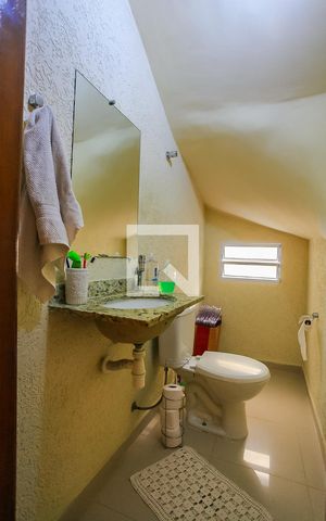 Casa à venda com 131m², 3 quartos e 3 vagas Casa à venda com 131m², 3 quartos e 3 vagasLavabo