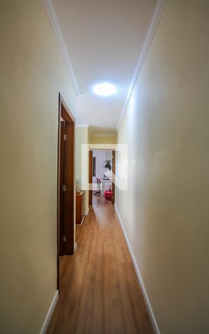Casa à venda com 131m², 3 quartos e 3 vagas Casa à venda com 131m², 3 quartos e 3 vagasCorredor