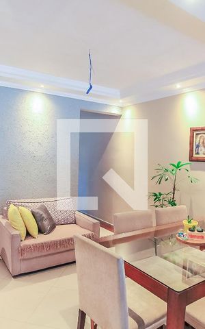 Casa à venda com 131m², 3 quartos e 3 vagas Casa à venda com 131m², 3 quartos e 3 vagasSala