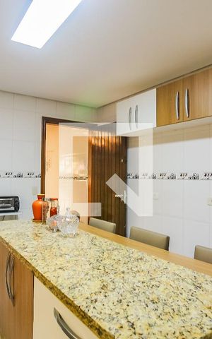 Casa à venda com 131m², 3 quartos e 3 vagas Casa à venda com 131m², 3 quartos e 3 vagasCozinha