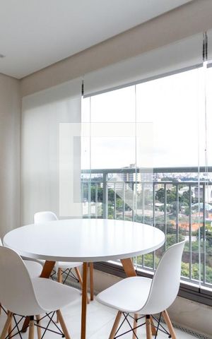 Studio para alugar com 35m², 1 quarto e sem vaga Studio para alugar com 35m², 1 quarto e sem vagaVaranda
