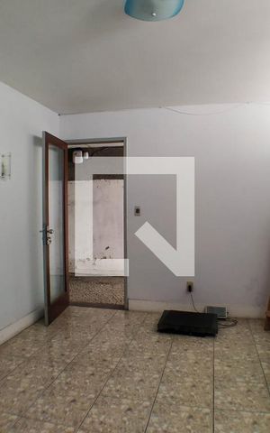 Casa à venda com 260m², 5 quartos e 3 vagas Casa à venda com 260m², 5 quartos e 3 vagasSala 2