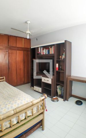 Casa à venda com 260m², 5 quartos e 3 vagas Casa à venda com 260m², 5 quartos e 3 vagasQuarto 2