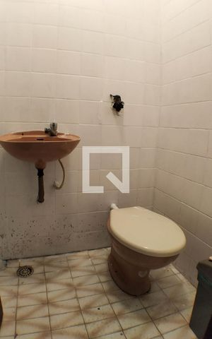 Casa à venda com 260m², 5 quartos e 3 vagas Casa à venda com 260m², 5 quartos e 3 vagasLavabo