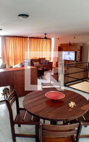 Casa à venda com 260m², 5 quartos e 3 vagas Casa à venda com 260m², 5 quartos e 3 vagasSala