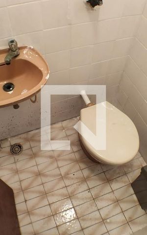 Casa à venda com 260m², 5 quartos e 3 vagas Casa à venda com 260m², 5 quartos e 3 vagasLavabo