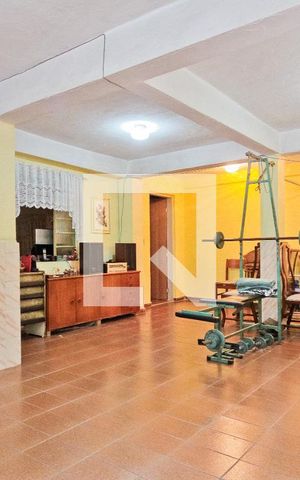 Casa à venda com 344m², 8 quartos e 1 vaga Casa à venda com 344m², 8 quartos e 1 vagaSalão
