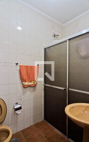 Casa à venda com 344m², 8 quartos e 1 vaga Casa à venda com 344m², 8 quartos e 1 vagaCasa 2 - Banheiro
