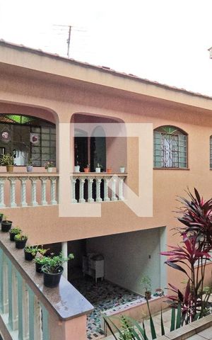 Casa à venda com 344m², 8 quartos e 1 vaga Casa à venda com 344m², 8 quartos e 1 vagaCasa 2