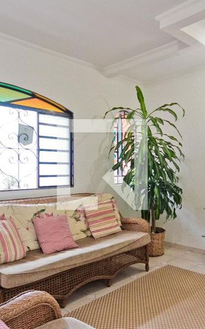 Casa à venda com 344m², 8 quartos e 1 vaga Casa à venda com 344m², 8 quartos e 1 vagaCasa 2 - Sala