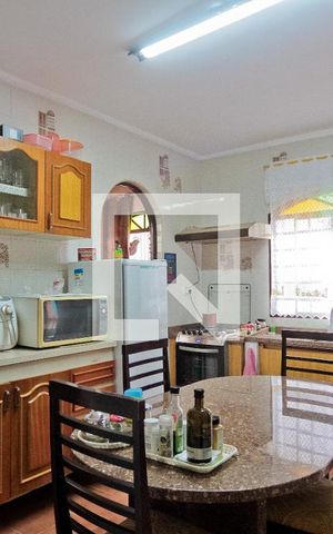 Casa à venda com 344m², 8 quartos e 1 vaga Casa à venda com 344m², 8 quartos e 1 vagaCasa 2 - Cozinha