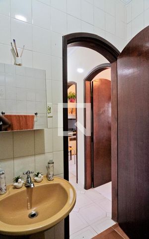 Casa à venda com 344m², 8 quartos e 1 vaga Casa à venda com 344m², 8 quartos e 1 vagaCasa 2 - Banheiro