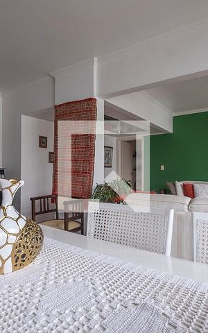 Apartamento à venda com 100m², 2 quartos e 1 vaga Apartamento à venda com 100m², 2 quartos e 1 vagaSala
