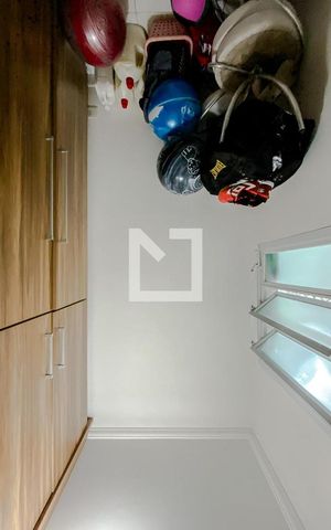 Casa à venda com 230m², 3 quartos e 4 vagasQuarto de Serviço