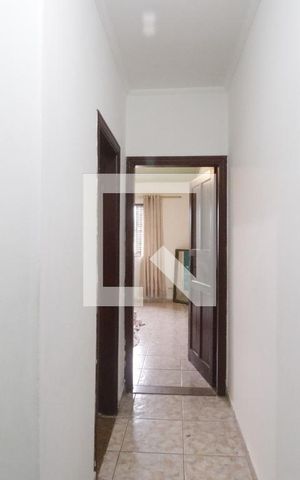 Casa à venda com 120m², 3 quartos e 2 vagasCorredor