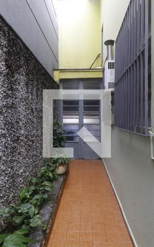 Casa à venda com 120m², 3 quartos e 2 vagasCorredor