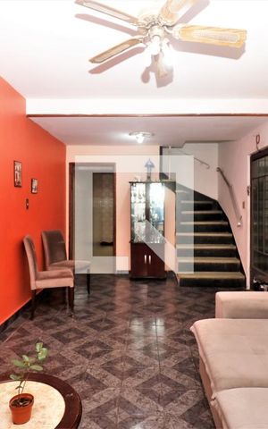 Casa à venda com 120m², 3 quartos e 2 vagasSala