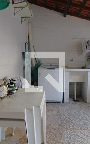 Casa à venda com 240m², 3 quartos e 1 vagaLavanderia