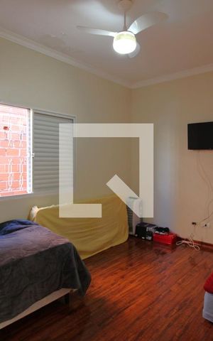 Casa à venda com 240m², 3 quartos e 1 vagaQuarto 1