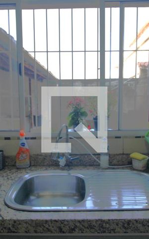 Casa à venda com 240m², 3 quartos e 1 vagaPia da cozinha