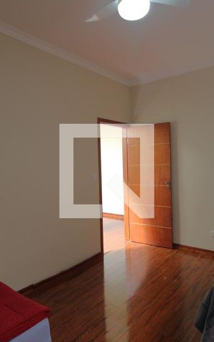 Casa à venda com 240m², 3 quartos e 1 vagaQuarto 1