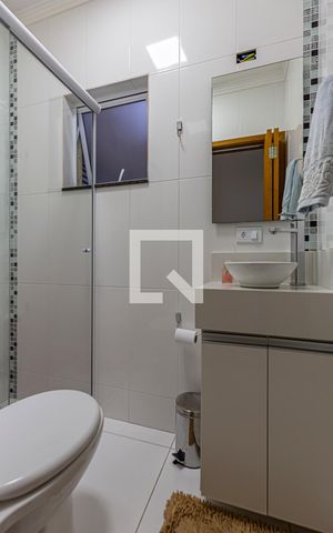 Apartamento à venda com 108m², 2 quartos e 2 vagas Apartamento à venda com 108m², 2 quartos e 2 vagasBanheiro