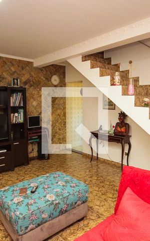Casa à venda com 360m², 3 quartos e 3 vagas Casa à venda com 360m², 3 quartos e 3 vagasSala