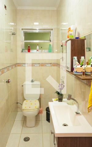 Casa à venda com 360m², 3 quartos e 3 vagas Casa à venda com 360m², 3 quartos e 3 vagasBanheiro