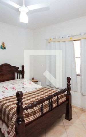 Casa à venda com 360m², 3 quartos e 3 vagas Casa à venda com 360m², 3 quartos e 3 vagasQuarto 02