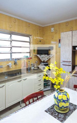 Casa à venda com 360m², 3 quartos e 3 vagas Casa à venda com 360m², 3 quartos e 3 vagasCozinha