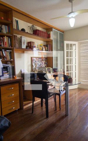 Casa de condomínio à venda com 610m², 5 quartos e 4 vagas Casa de condomínio à venda com 610m², 5 quartos e 4 vagasQuarto 2